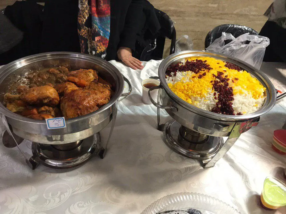 میز عرضهٔ محصولات بازارچهٔ موسسه، بازارچه نوروزی سال ۱۳۹۸