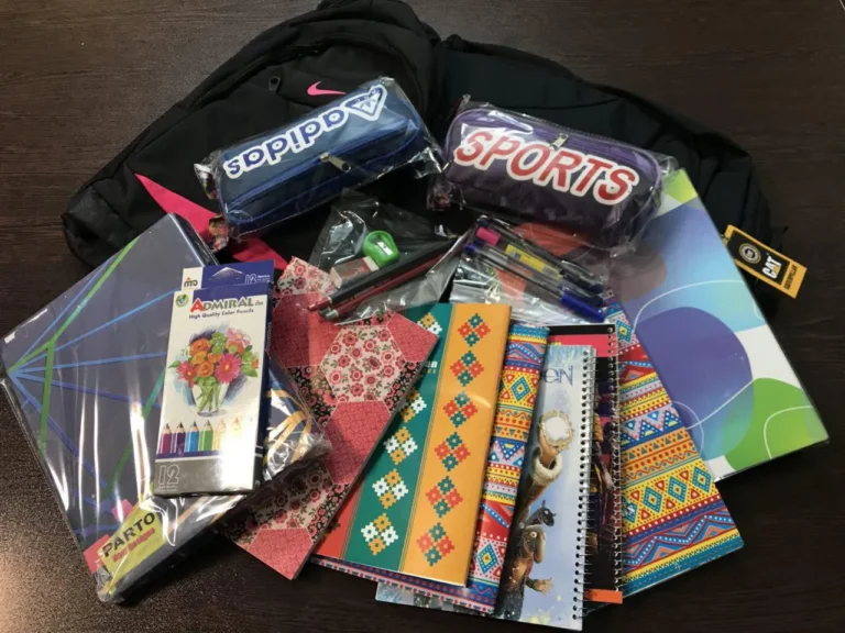 توزیع لوازمالتحریر میان ۶۰ دانشآموز، مهر ۱۳۹۷