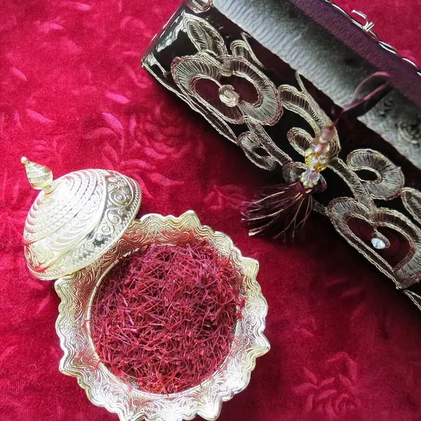 زعفران (ریشه)